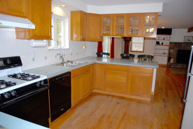 138 Overlook Dr, Cresco, PA 18326 - photo 4