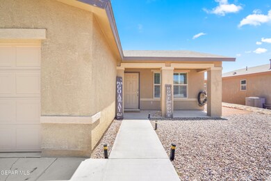 724 Villa Romero Dr, Horizon City, TX 79928 - photo 4