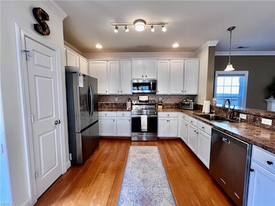 111 S Palm Ave, Virginia Beach, VA 23452 - photo 6