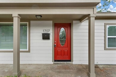 1707 W 43rd St, Houston, TX 77018 - photo 2