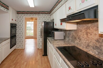 14225 Lost Meadow Ln, Houston, TX 77079 - photo 5