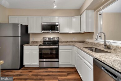 Clipper Cay unit 117, Annapolis, MD 21401 - photo 2