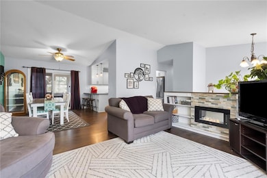 2620 Falbrook Dr NE, Cedar Rapids, IA 52402 - photo 5