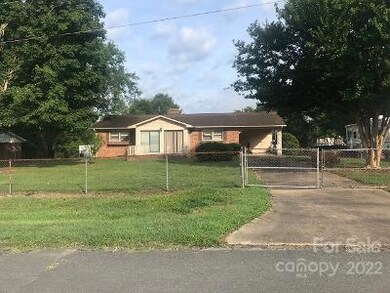 805 Orchard St unit 3, Shelby, NC 28152 - photo 2