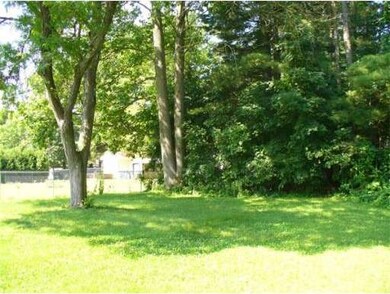 22 Forest Glen Dr, Florence, MA 01062 - photo 2