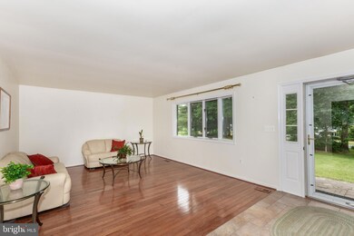 7113 Carmae Rd, Sykesville, MD 21784 - photo 4