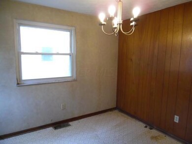 5076 Chipman Dr, Columbus, OH 43232 - photo 7