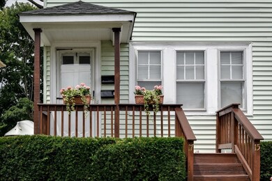 17 Saunders St unit 17, Weymouth, MA 02191 - photo 4