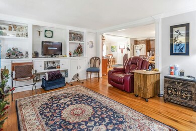 Open concept LR/DR/EIK