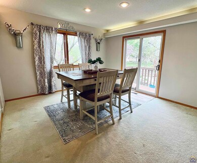 3819 SW Cambridge Ct, Topeka, KS 66610 - photo 7