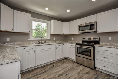 Completely Remodeled Kitchen w/New Shaker Cabinets