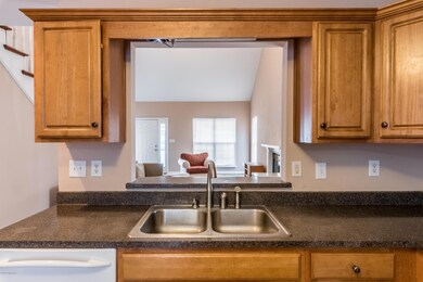 550 Wilke Farm Ave Lville-12