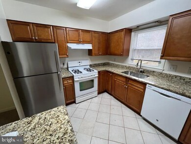 3028 Winter Pine Ct, Fairfax, VA 22031 - photo 4