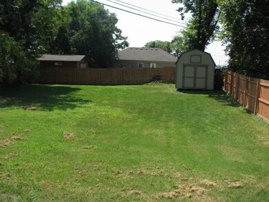 114 E Cedar St, Shelbyville, TN 37160 - photo 4