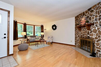 2187 Clinton Dr, Winona, MN 55987 - photo 4