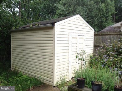 13031 Victoria Heights Dr, Bowie, MD 20715 - photo 2