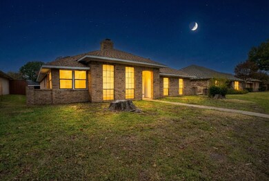 445 Brookfield Dr, Garland, TX 75040 - photo 5