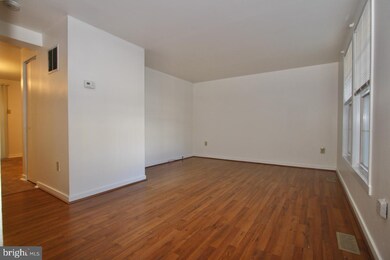 1528 Iris Ct, Hagerstown, MD 21740 - photo 2