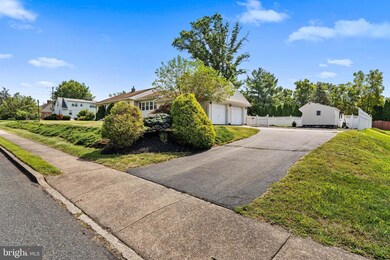 356 N Price St, Pottstown, PA 19464 - photo 2