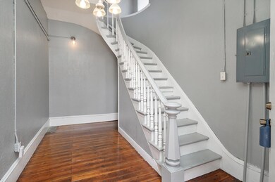 1119 W Elm St - 006