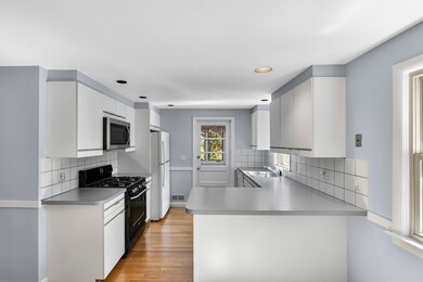 109 Clark Ln, Waltham, MA 02451 - photo 6