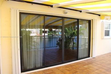 15512 Sharpecroft Dr, Hialeah, FL 33014 - photo 7