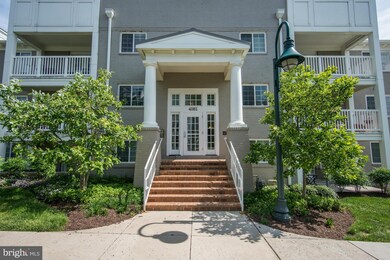 4081 S Four Mile Run Dr unit 303, Arlington, VA 22204 - photo 2