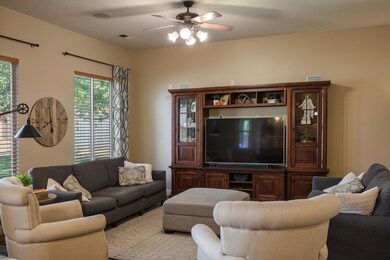 24-913 E Silver Shadows Dr - www.lystpro