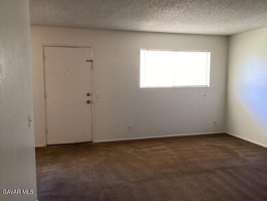 5036 W Avenue l8 unit 5, Quartz Hill, CA 93536 - photo 4