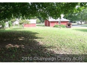 606 E Van Allen St, Tuscola, IL 61953 - photo 3