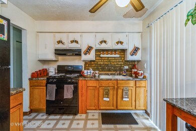 3613 Coventry Ct, Hazel Crest, IL 60429 - photo 5