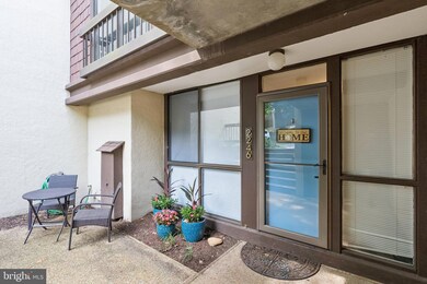 2246 S Randolph St unit 1, Arlington, VA 22204 - photo 3