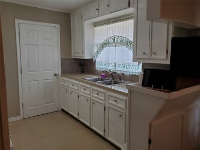 10450 Wolbrook St, Houston, TX 77016 - photo 6