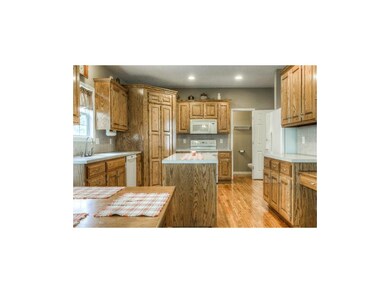 9332 Swarner Dr, Lenexa, KS 66219 - photo 6