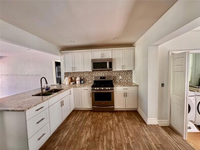 112 Milton St unit 114, Lantana, FL 33462 - photo 4