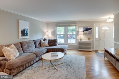 10613 Alison Dr, Burke, VA 22015 - photo 3