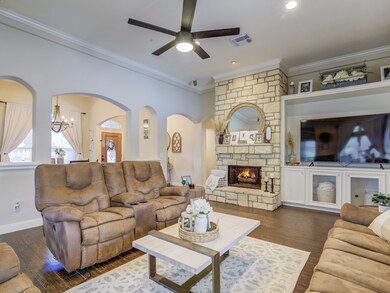 3364 Clearwood Cir, Alvin, TX 77511 - photo 6