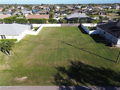 925 SW 6th Ct, Cape Coral, FL 33991 - photo 2