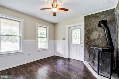 1202 Bridgeboro Rd, Beverly, NJ 08010 - photo 3