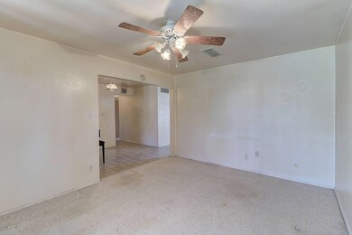 Citrus-Family_Room2