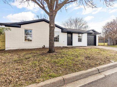 525 Phillips St, Cleburne, TX 76033 - photo 3