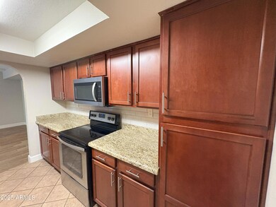 3825 E Camelback 9