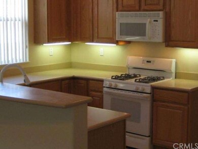 corian counters breakfast bar, under cabinet light