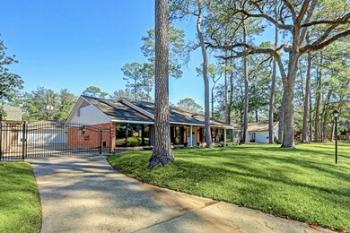 10010 Pine Forest Rd, Houston, TX 77042 - photo 2