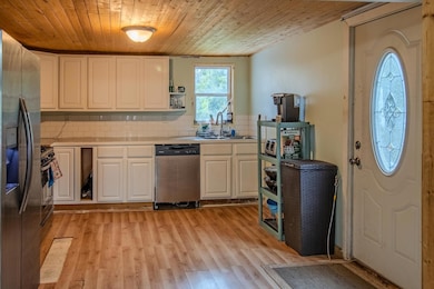 712 S Lagrave St, Paw Paw, MI 49079 - photo 4