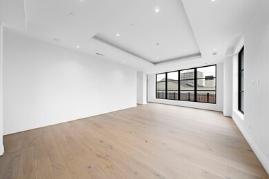 Living room: Enjoy effortless access to the balcon