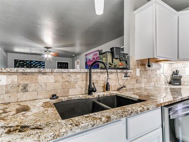 608 E Juniper Ln, Mustang, OK 73064 - photo 7