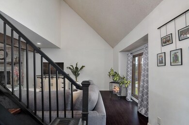 1102 E Melanie Ln-16