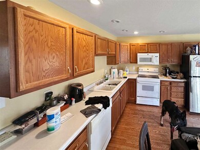 2058 Oakridge Pkwy N, Terre Haute, IN 47802 - photo 4