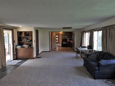 906 E 3rd St, Auburn, IN 46706 - photo 6